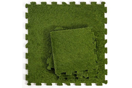 Recyklátová protišmyková guma s umelou trávou